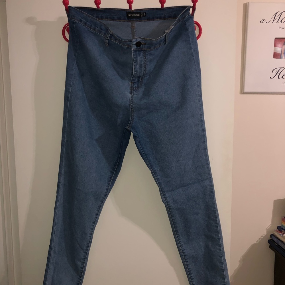 Prettylittlething High-waisted Blue Jeans